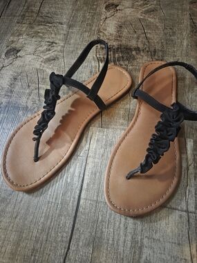 Faded Glory Black Ruffle T-Strap Sandals with Tan Footbed